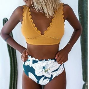 Cupshe Yellow and Floral V-Neck Scalloped Bikini Size S